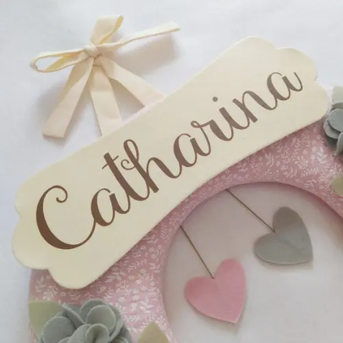 Guirlanda Passarinhos de Feltro Cinza e Rosa Catharina