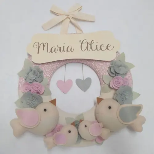 Guirlanda Passarinhos de Feltro Cinza e Rosa Maria Alice