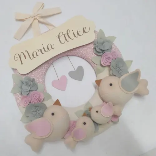 Guirlanda Passarinhos de Feltro Cinza e Rosa Maria Alice