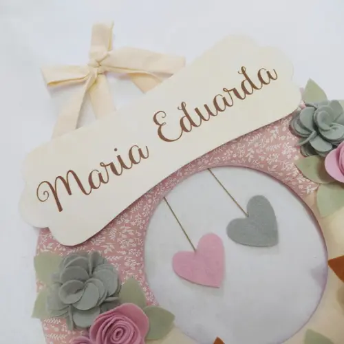 Guirlanda Passarinhos de Feltro Cinza e Rosa Maria Eduarda