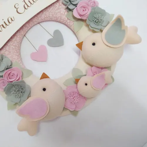 Guirlanda Passarinhos de Feltro Cinza e Rosa Maria Eduarda
