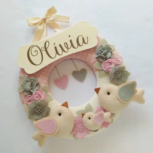 Guirlanda Passarinhos de Feltro Cinza e Rosa Olívia