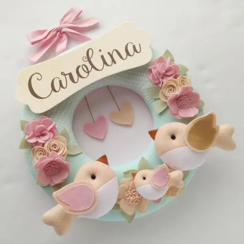 Guirlanda Passarinhos de Feltro Verde e Rosa Carolina
