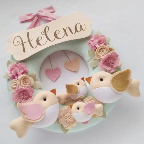 Guirlanda Passarinhos de Feltro Verde e Rosa Helena