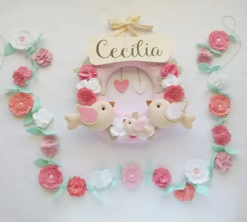 Guirlanda Passarinhos e Varal de Flores Branco e Rosa Cecília