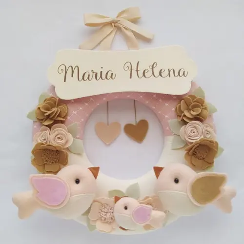 Guirlanda Porta de Maternidade Passarinhos Nude Maria Helena