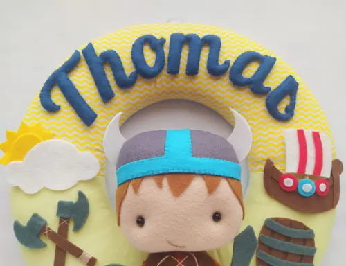 Guirlanda Porta de Maternidade Viking de Feltro - Thomas