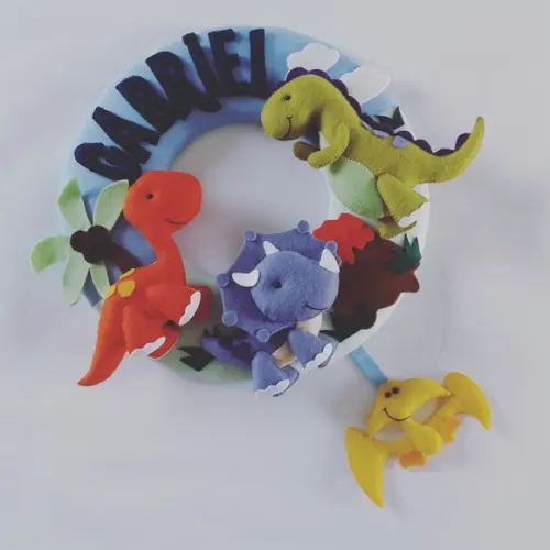 Guirlanda Porta Maternidade Dinossauros de Feltro - Gabriel