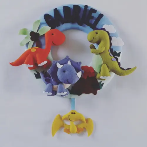 Guirlanda Porta Maternidade Dinossauros de Feltro - Gabriel