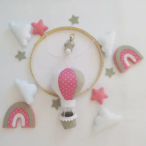 Móbile Céu, Balão, Nuvens, Arco-íris e Estrelas de Feltro