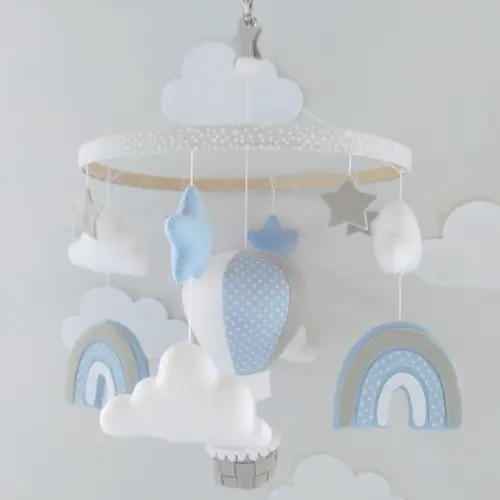 Móbile Céu, Balão, Nuvens, Arco-íris e Estrelas de Feltro