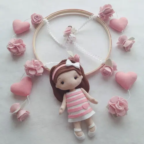 Móbile de Berço  Boneca Menininha, Flores e Corações