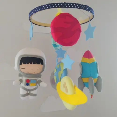Móbile de Berço Astronauta Japonês, Foguete e Planetas, Espaci