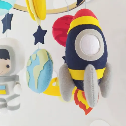 Móbile de Berço Espacial - Astronauta, Foguete e Planetas