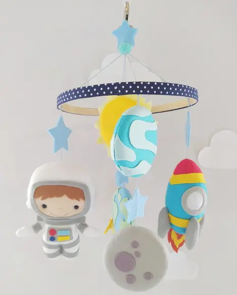Móbile de Berço Espacial - Astronauta, Foguete e Planetas