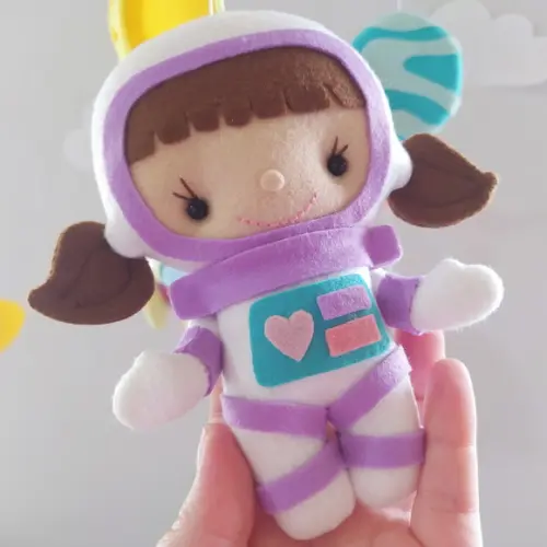 Móbile Musical e Giratório Astronauta Menina, Foguete e Planeta