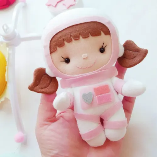 Móbile Musical e Giratório Astronauta Menina, Foguete e Planeta