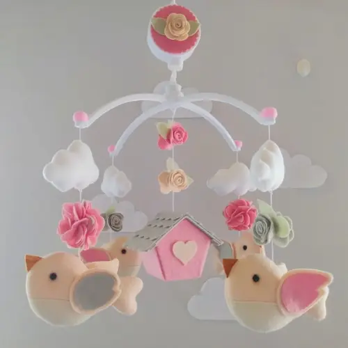 Móbile Musical Passarinhos, Nuvens e Casinha Cinza e Rosa 2