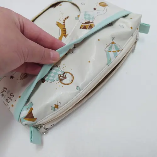 Necessaire Porta Fraldas e Lenço Umedecido - Circo Retrô