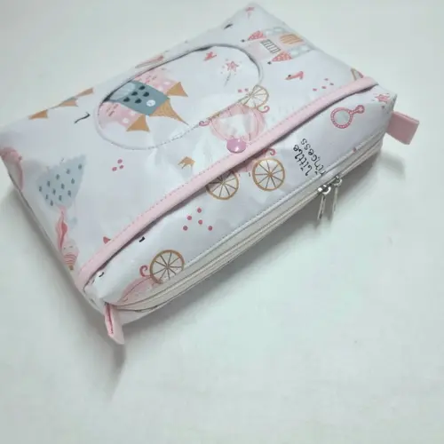Necessaire Porta Fraldas e Lenço Umedecido - Princesas