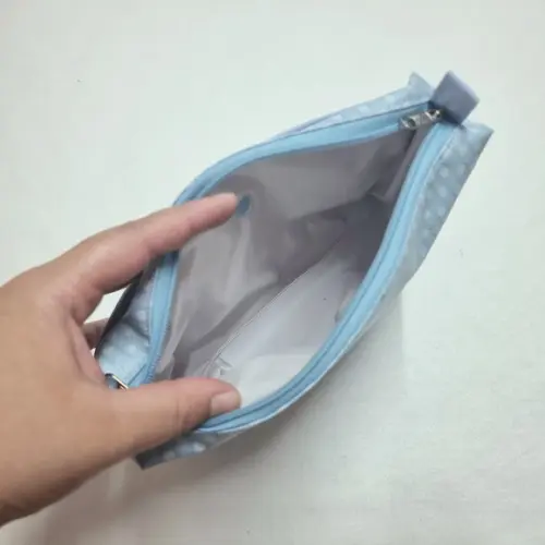 Necessaire Porta Fraldas e Lenço Umedecido - Poá Azul Bebê