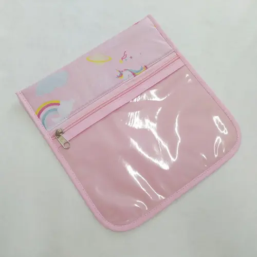 Porta Kit de Higiene - Unicórnio Arco-íris