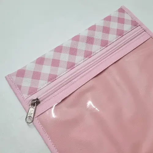 Porta Kit de Higiene - Xadrez Rosa