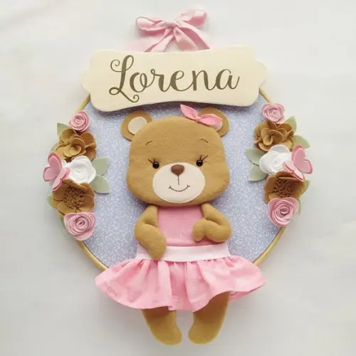 Quadro Bastidor Porta Maternidade Ursinha e Flores - Lorena