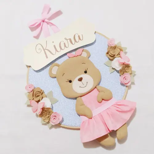Quadro Bastidor Porta Maternidade Ursinha e Flores - Kiara