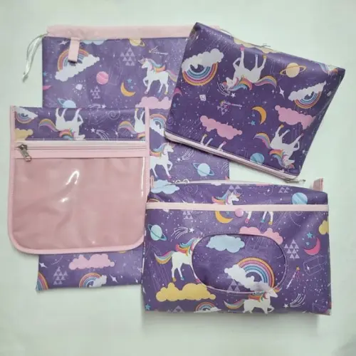 Saco Impermeável + 2 Necessaires + Porta Higiene - Unicornio