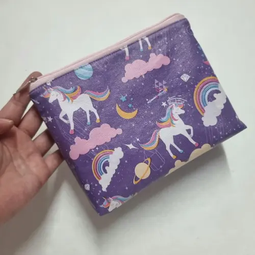Saco Impermeável + 2 Necessaires + Porta Higiene - Unicornio