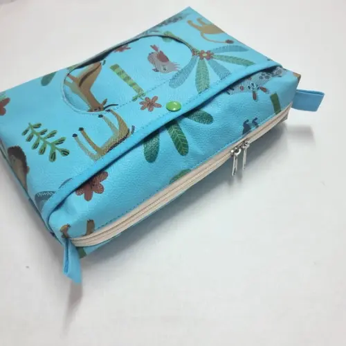Saco Impermeável + Necessaire Porta Fralda - Safari Turquesa