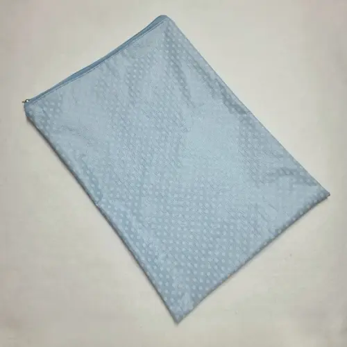 Saco Impermeável 28x40 + Necessaire Porta Fralda - Poá Azul