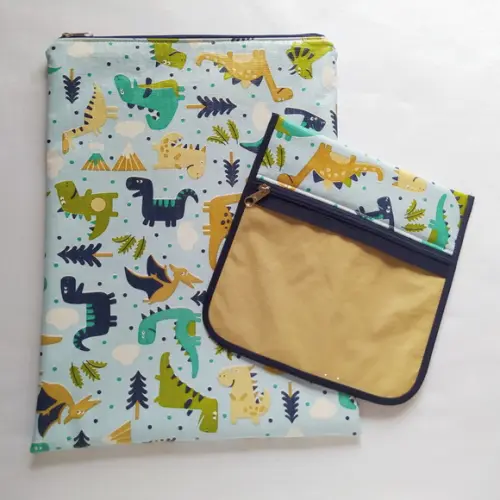 Saco Impermeável 28x40 + Porta Kit Higiene - Dinossauros