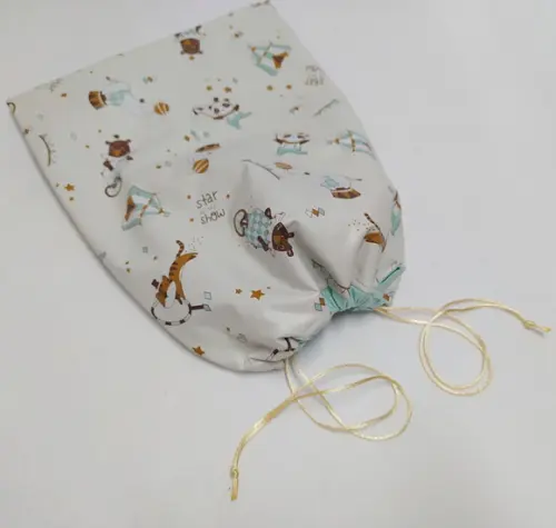 Saco Impermeável para Roupas 28x40 - Circo dos Animais Retrô