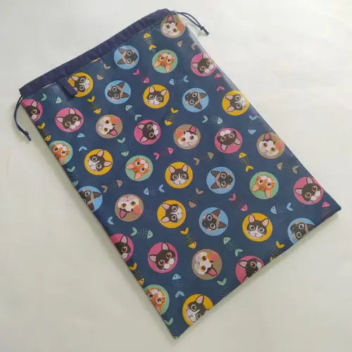 Saco Impermeável para Roupas 28x40 - Gatinhos