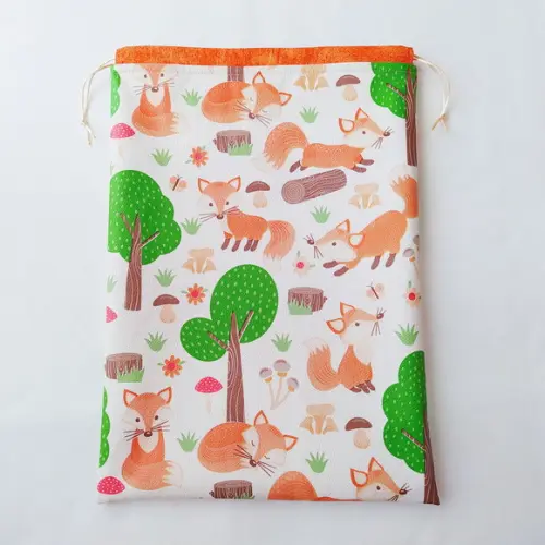 Saco Impermeável para Roupas 28x40 - Raposinhas