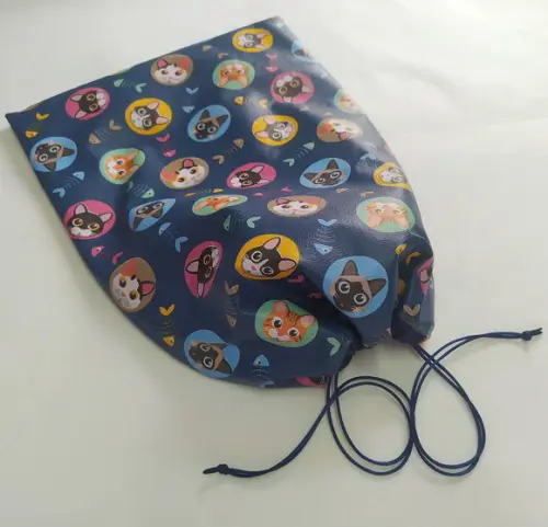 Saco Impermeável para Roupas 28x40 - Gatinhos