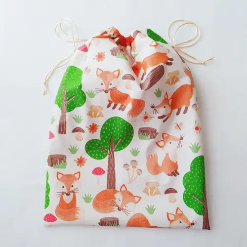 Saco Impermeável para Roupas 28x40 - Raposinhas