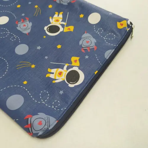 Saco Impermeável para Roupas 28x40 com Zíper - Astronauta