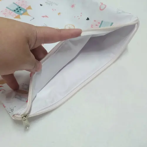 Saco Impermeável para Roupas 28x40 com Zíper - Princesas