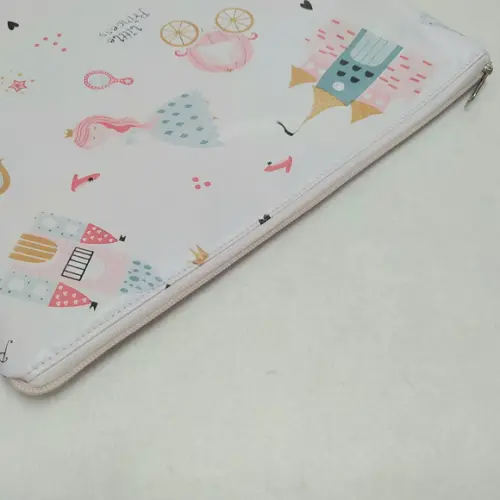 Saco Impermeável para Roupas 28x40 com Zíper - Princesas
