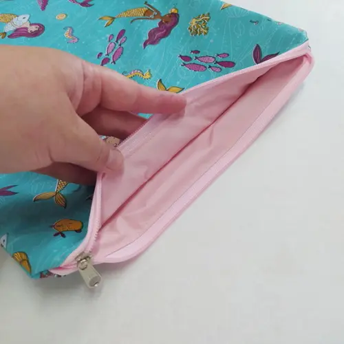 Saco Impermeável para Roupas 28x40 com Zíper - Sereias