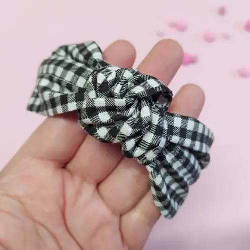 Tiara com Nó Xadrez Preto e Branco