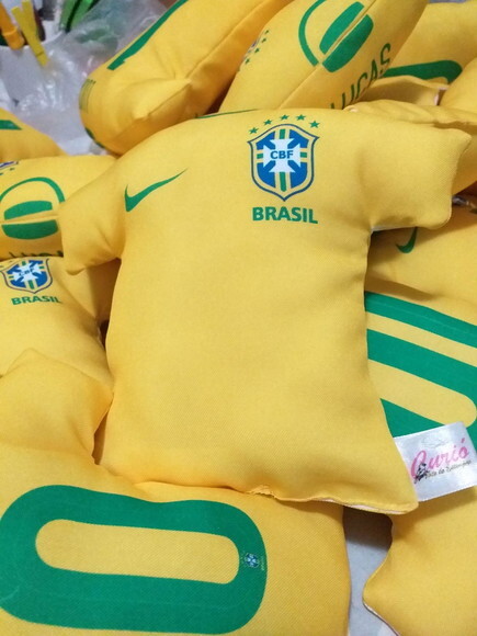 Almofadinha Formato Camisa de Futebol
