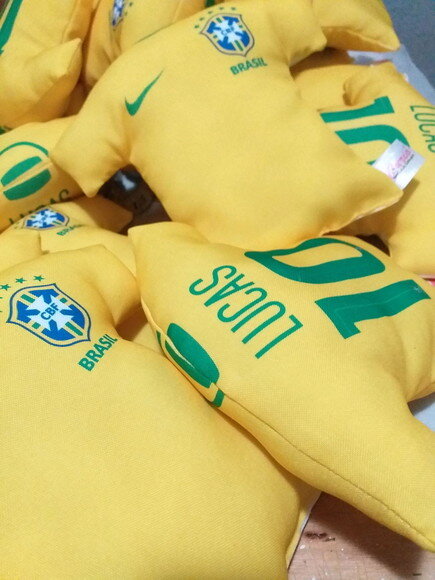 Almofadinha Formato Camisa de Futebol
