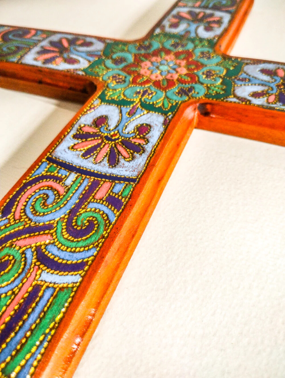 Cruz decorativa em madeira peroba artesanato grande