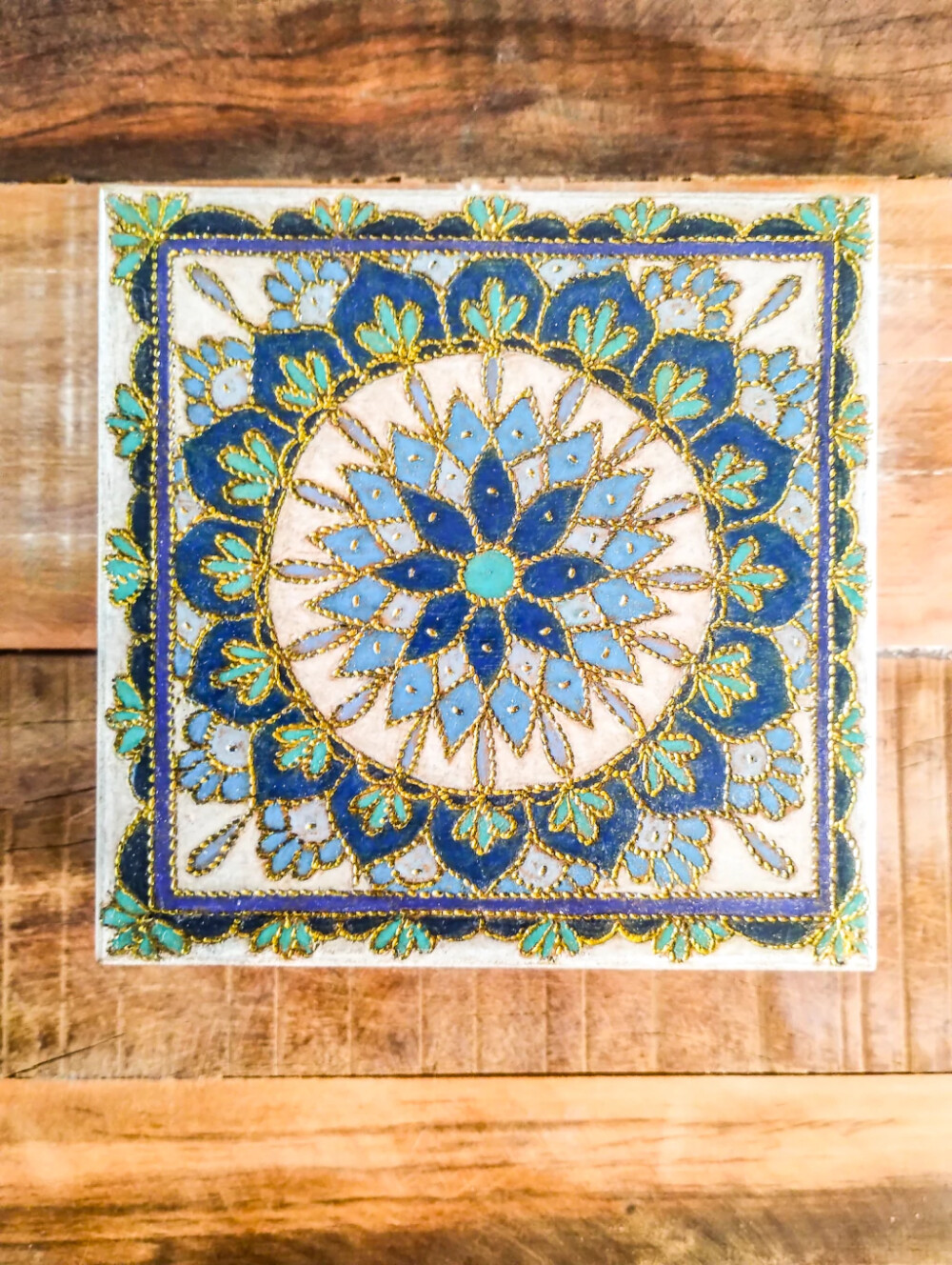 Caixa de Joias Artesanal flocada, pirogravada e pintada a mão