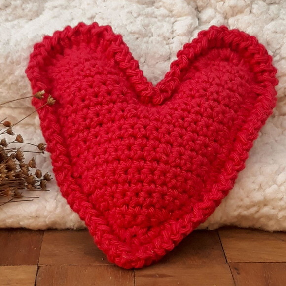 Almofada Decorativa em Crochê - Naninha do Apego Coração