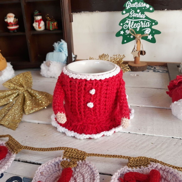 Capa Mamãe Noel - Protetor de Caneca em Crochê - Cozy Mug